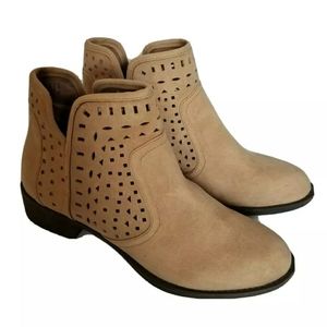 Round Toe Ankle Booties Size 10 Light Brown  Fall Charming Charlie Faux suede  *